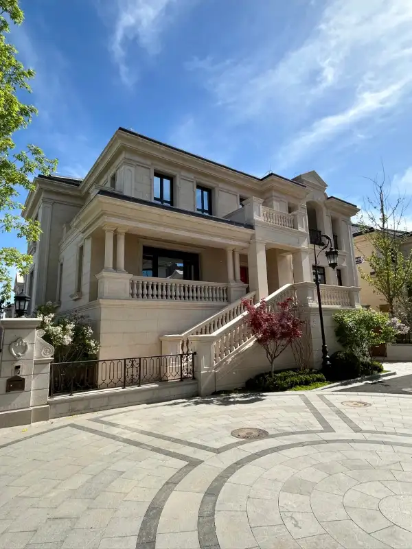 法式宫廷风轻钢别墅